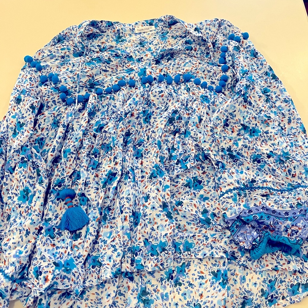 Women’s lite weight blouse